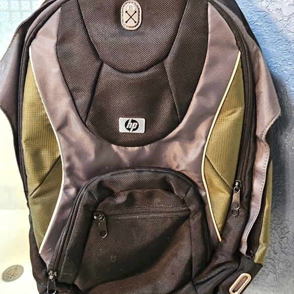 HP Laptop Backpack green & black gently used. 17x17 - Picture 3 of 12